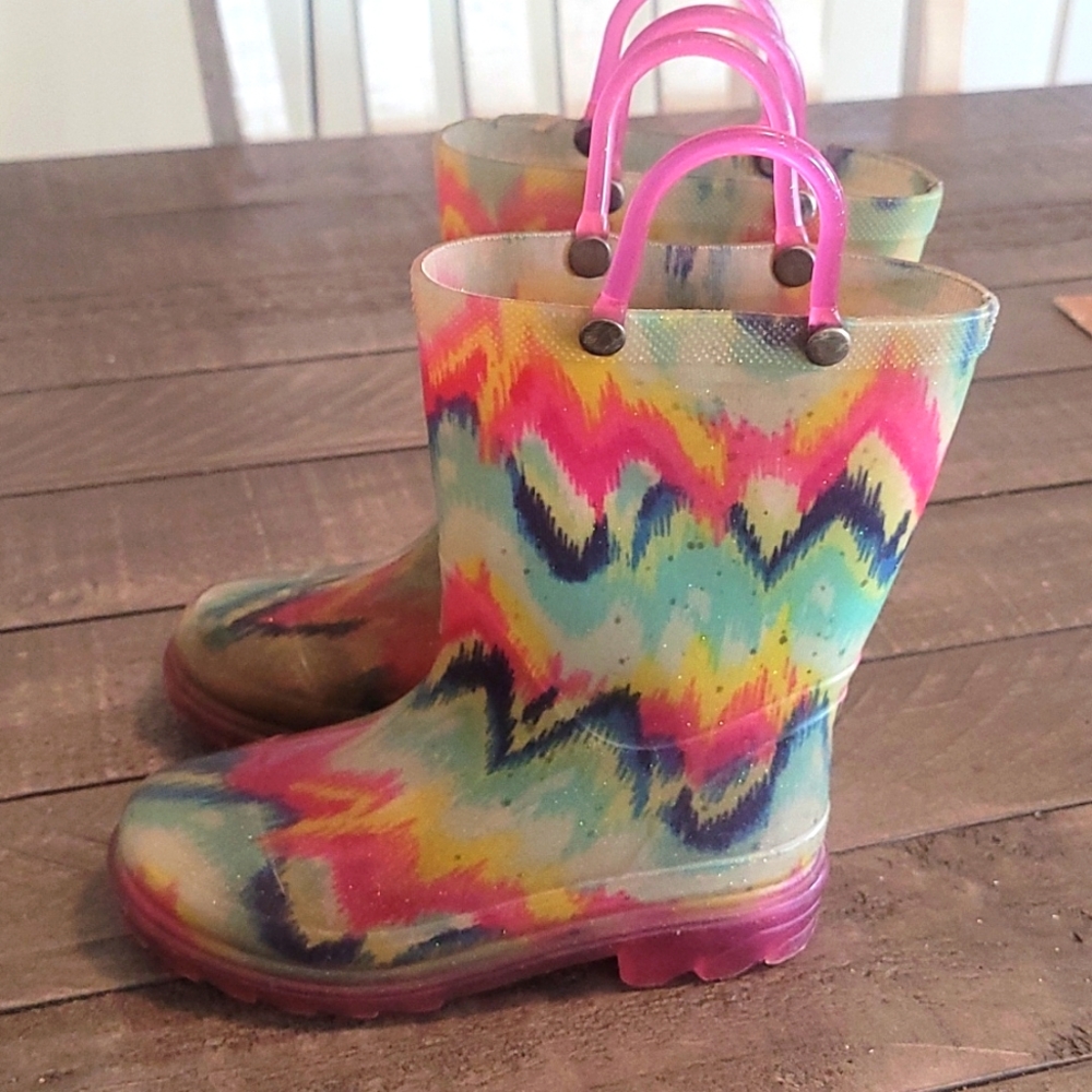 Light up rain boots